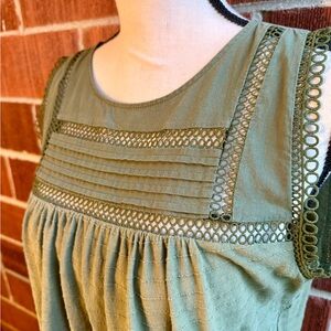 Loft Olive Green Sleeveless Laced Top Size Medium